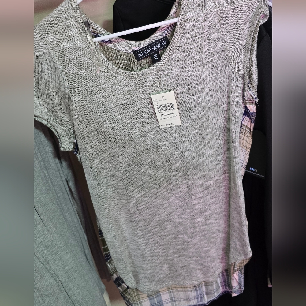 Almost Famous Heather Gray Short Sleeve Top